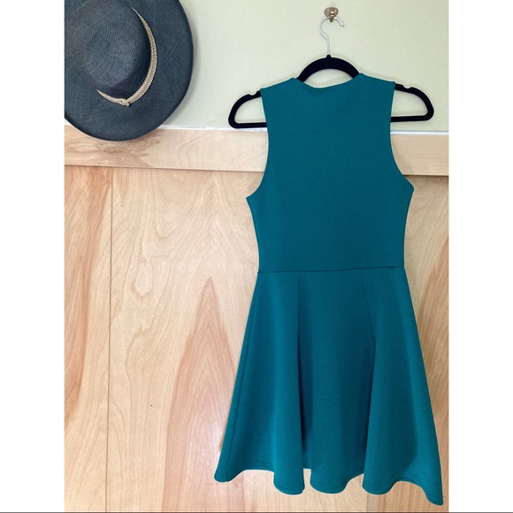 Emerald Green Party Dress - Picture 2 of 4